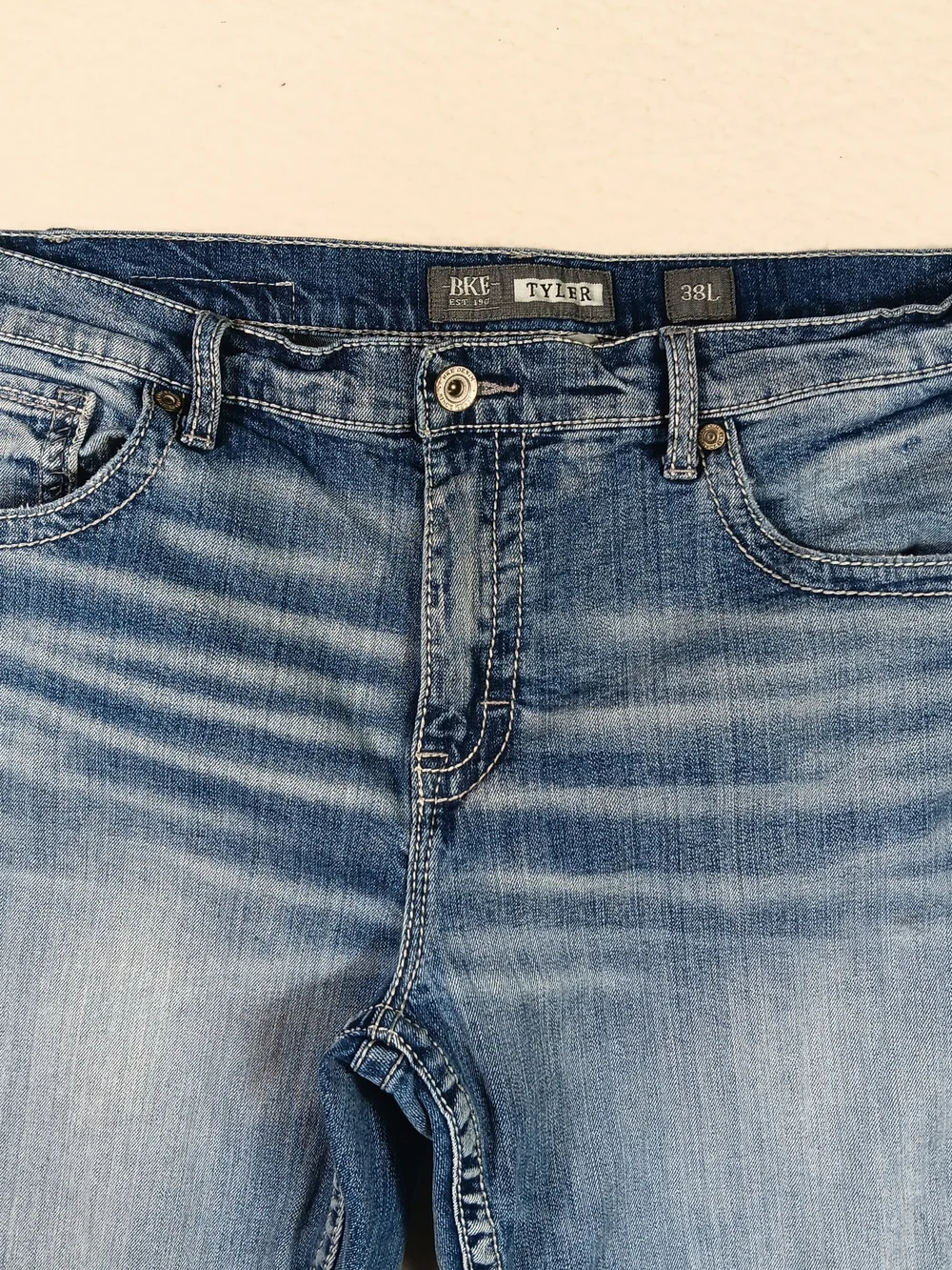 BKE Jeans Mens 38L 38x34 Blue Denim Tyler Straight Leg Whiskers Western Rodeo